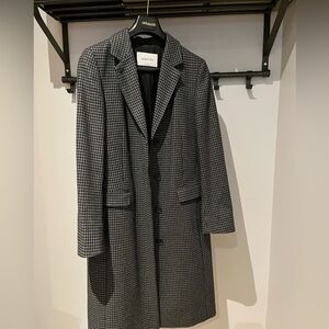 Aritzia Babaton Black and White Houndstooth Wool Coat